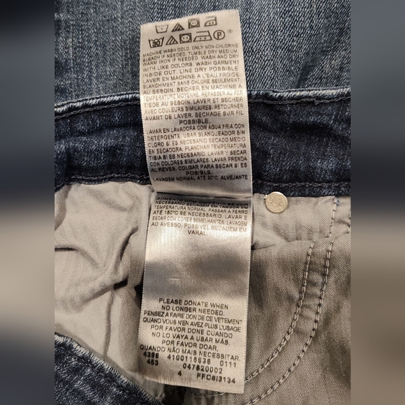 Levi's Strauss Women's Bold Curve Boot Cut, Five Pocket, Blue Jeans Size 18w - Picture 9 of 9